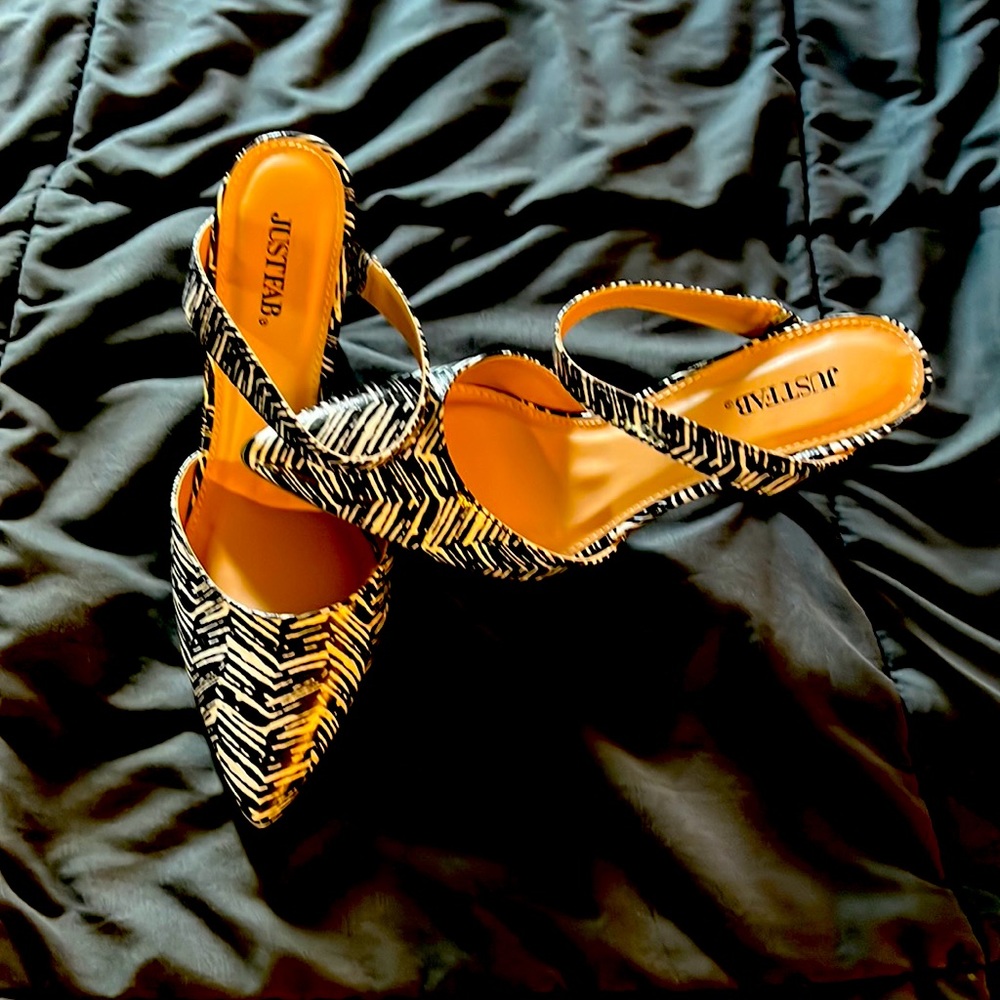 Cute brand new heels size 9